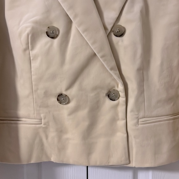 J.Crew Cropped double-breasted blazer in stretch velvet - Picture 5 of 11